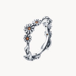 Load image into Gallery viewer, Daisy Flowers Silver Ring
