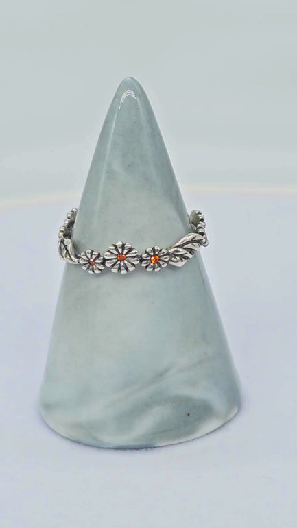 Daisy Flowers Silver Ring video